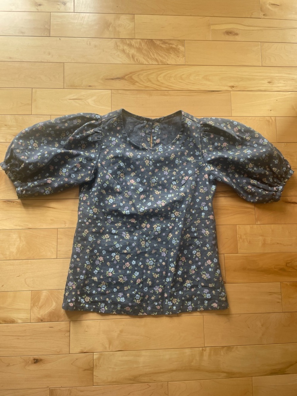 Not Perfect Linen puff sleeved top, sz XS